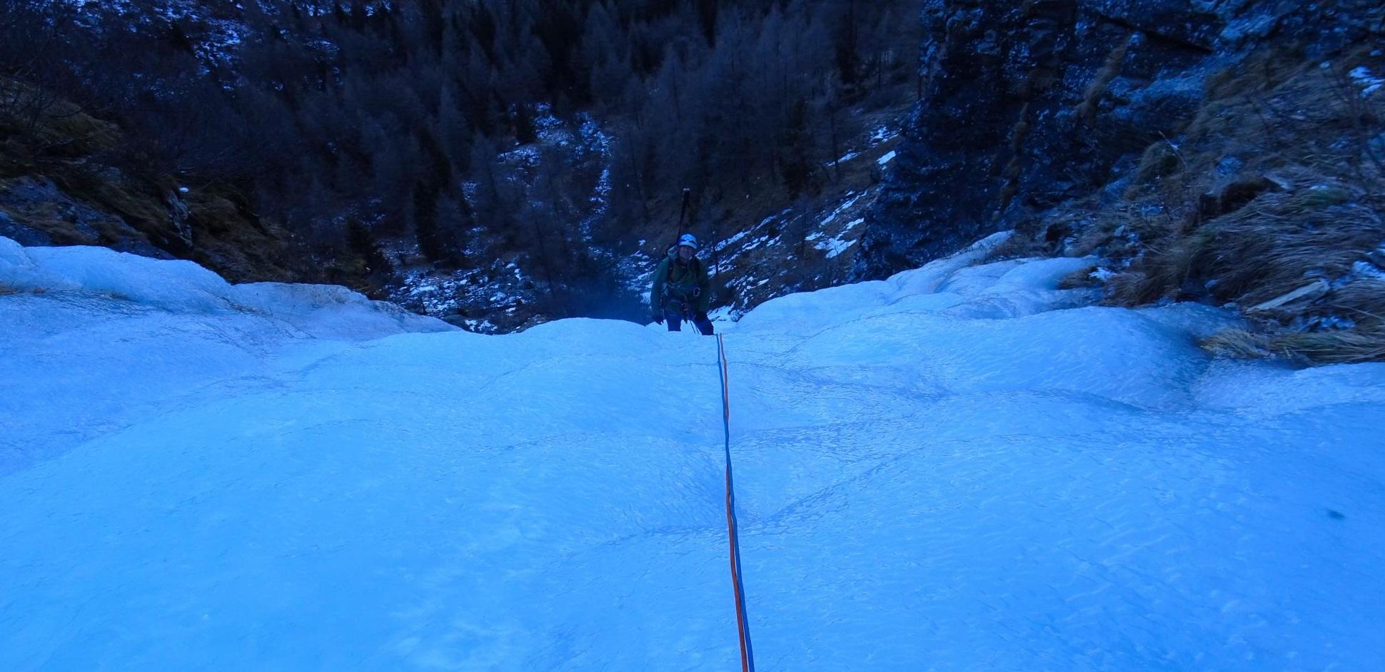 sicher eisklettern tirol wipptal-alpin